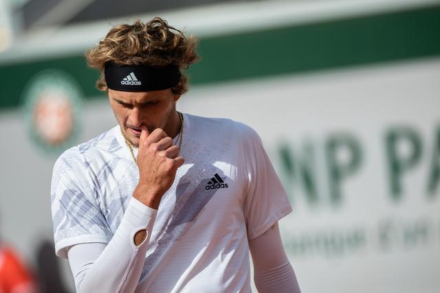 上午8点!国足传来坏消息：世预赛对手做出重要决定，进世界杯悬了.