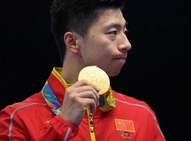 1分钟从3比0到2比1！向余望空门不进，汪士钦被戏耍，媒体人不满