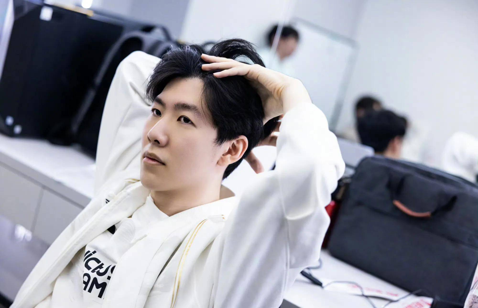 采访时表示 采访时表示