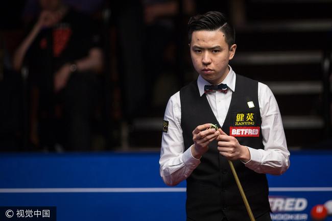 充满拼搏与 充满拼搏与